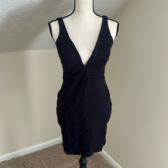 Lulus Dresses & Skirts - Lulu’s Women’s Black Solid Plunge Neck Backless Dress Sz M
